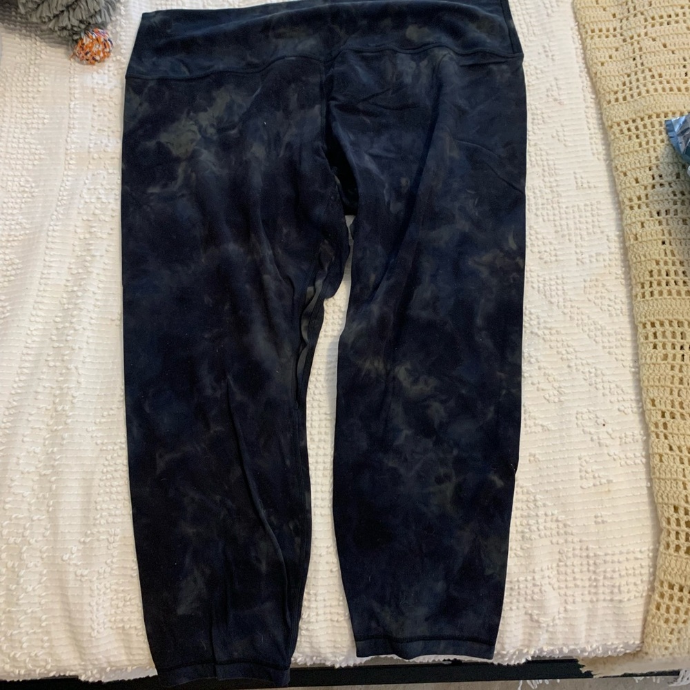 Lululemon Align Leggings Size 20, cropped length, galaxy print